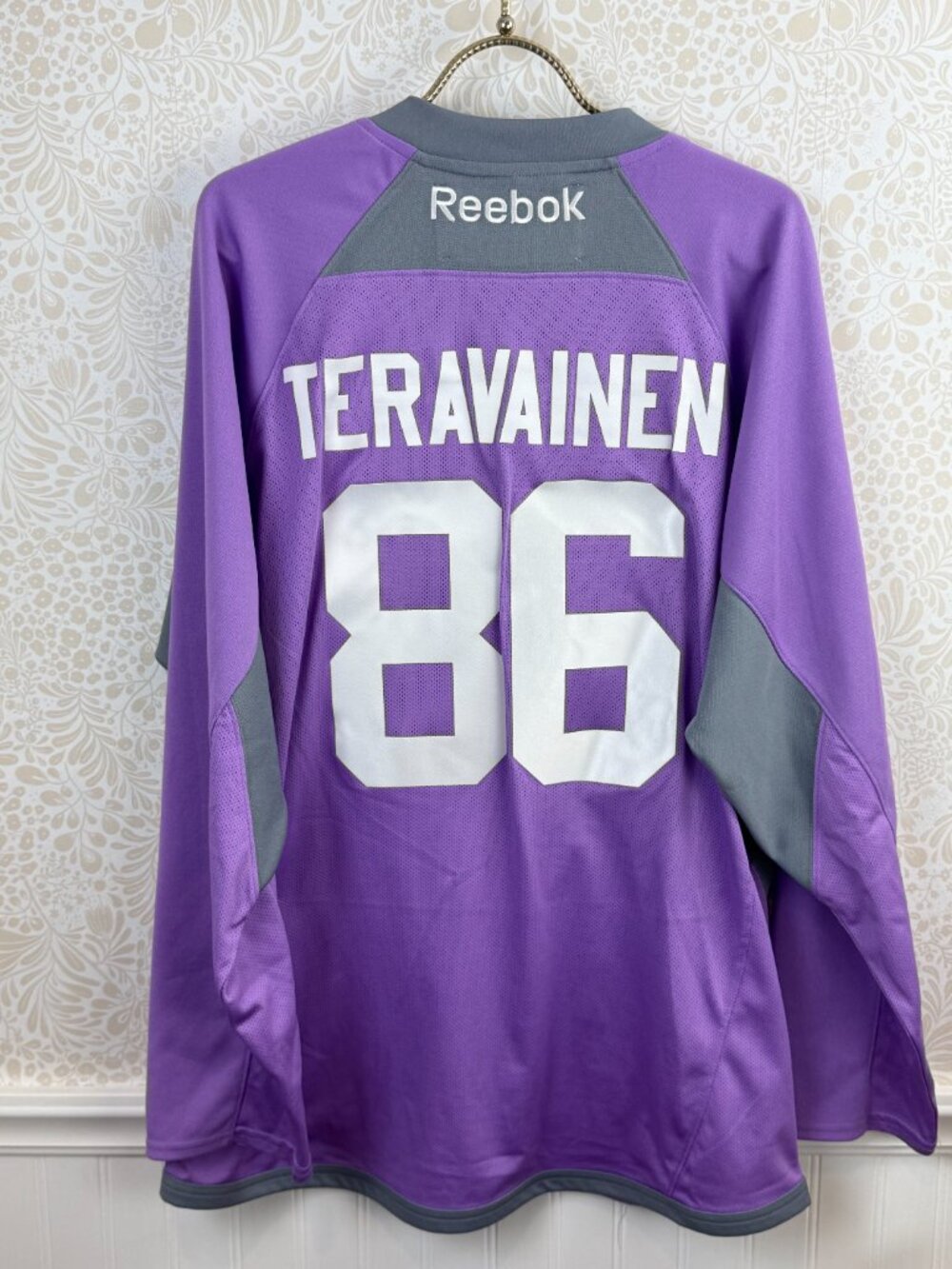 Chicago Blackhawks Reebok NHL Men's Hockey Fights Cancer Jersey - Size - Small - Picture 4 of 6